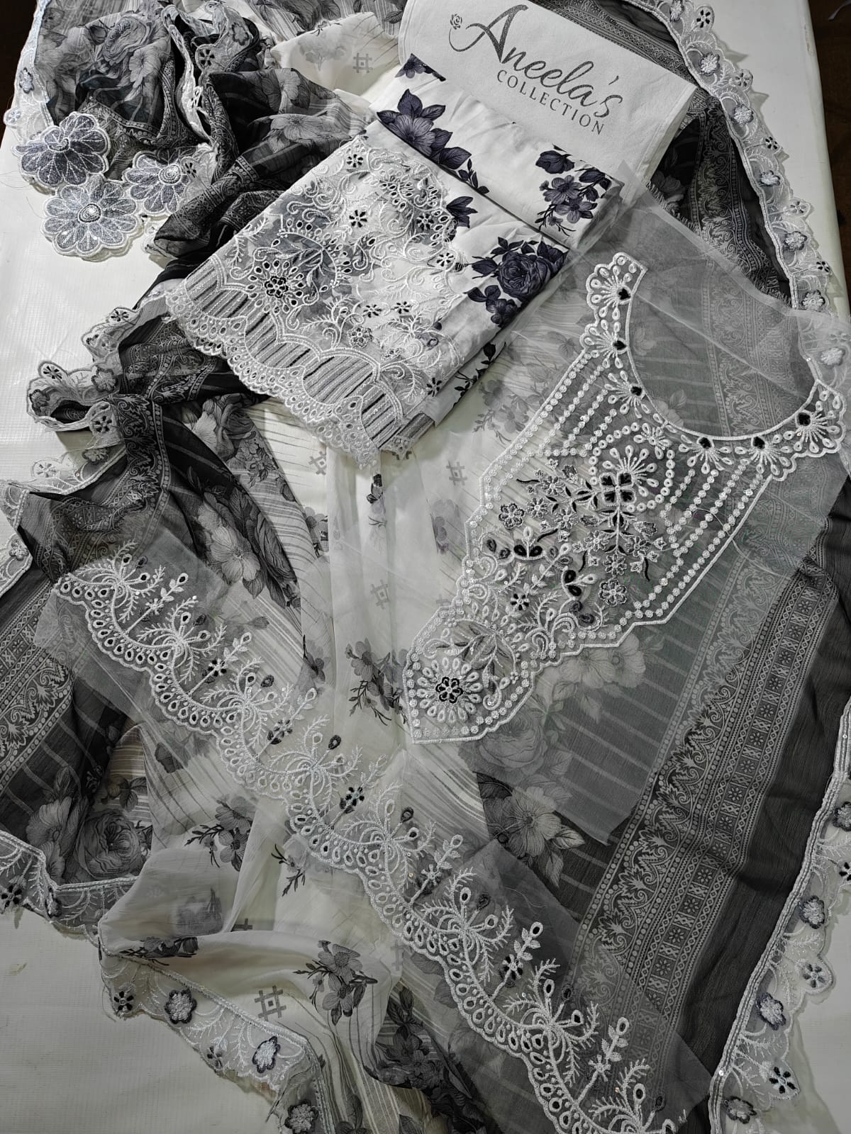 Aneela's Printed Embroidered Lawn 3PC Unstitched Memon Clothes
